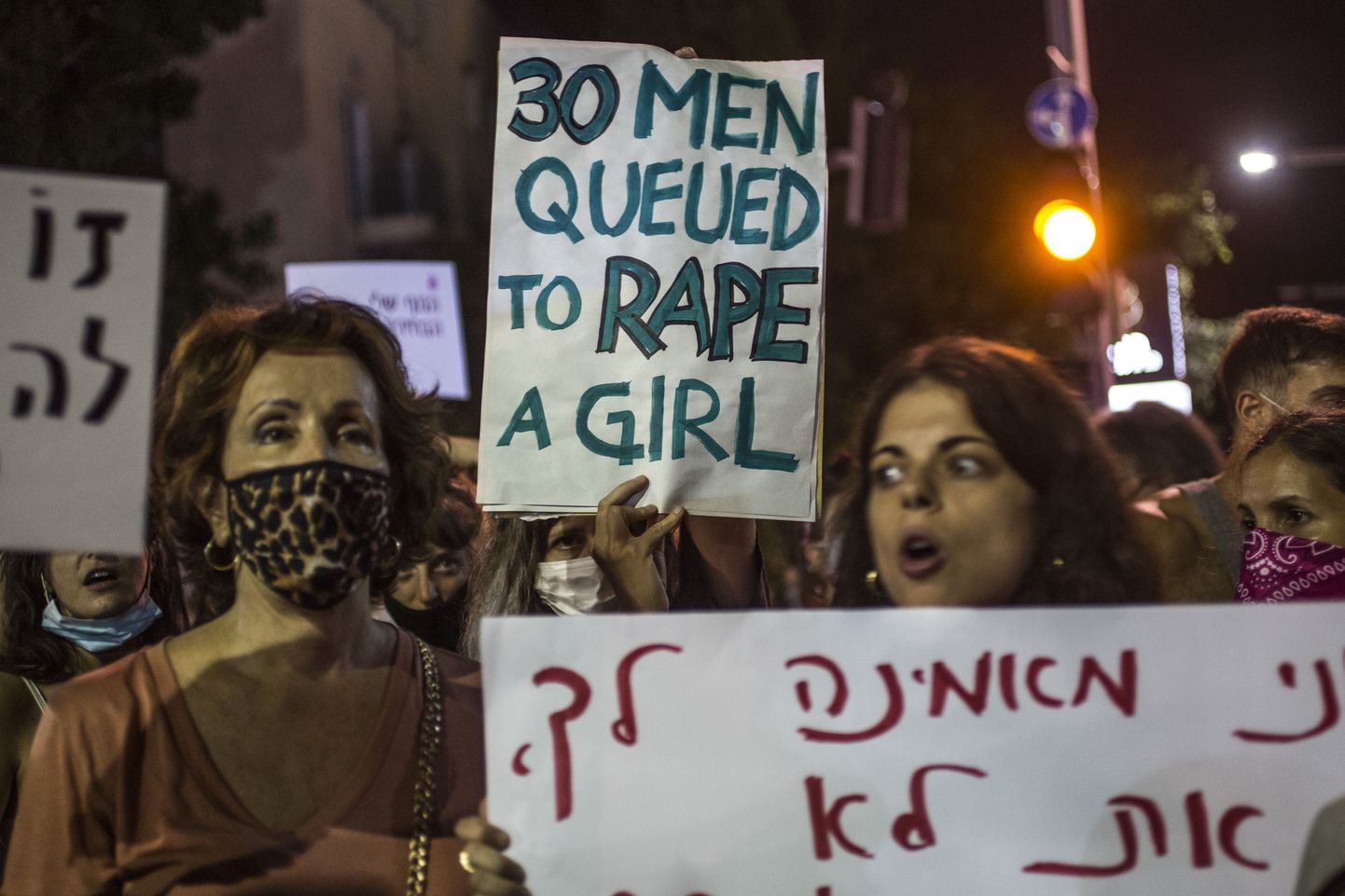 Iisraelis lahvatasid protestid pärast 16-aastase tüdruku grupivägistamist üle 30 mehe poolt. Pildil protestijad Tel Avivi Habima väljakul