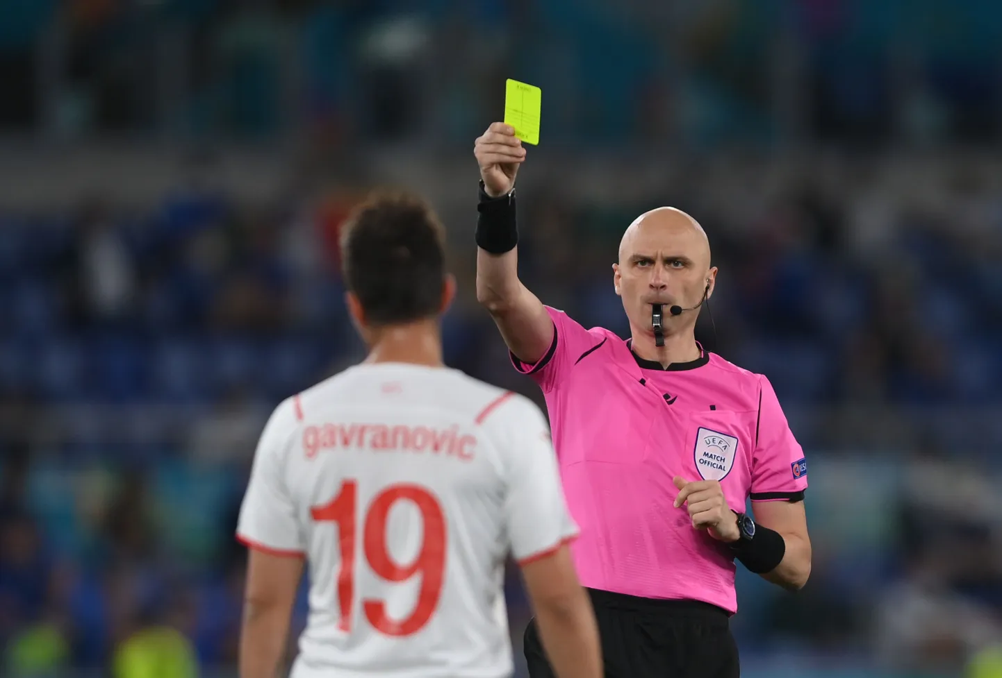 Kohtunik Sergei Karasjov tööpostil.