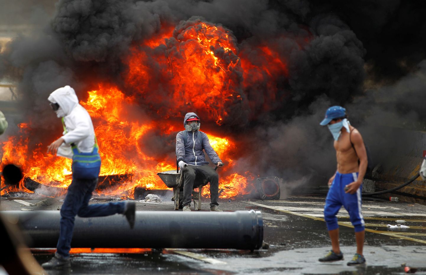 Mässajad eile Venezuela pealinnas Caracases.