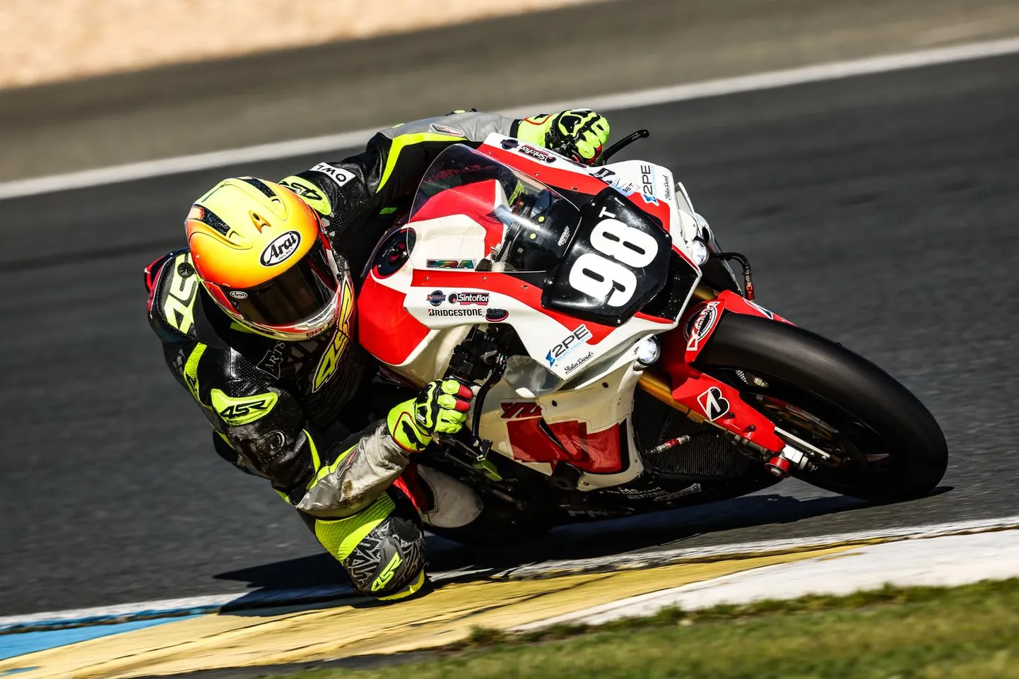 Latvijas ātrākais motošosejas braucējs Garijs Rožkalns