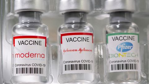 FT: Pfizer и Moderna подняли цены на вакцины в ЕС