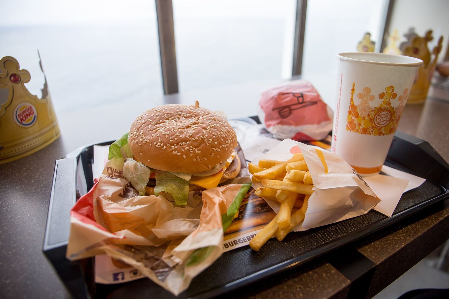 Burger Kingi eine Tallinki laeva kiirtoidurestoranis.
