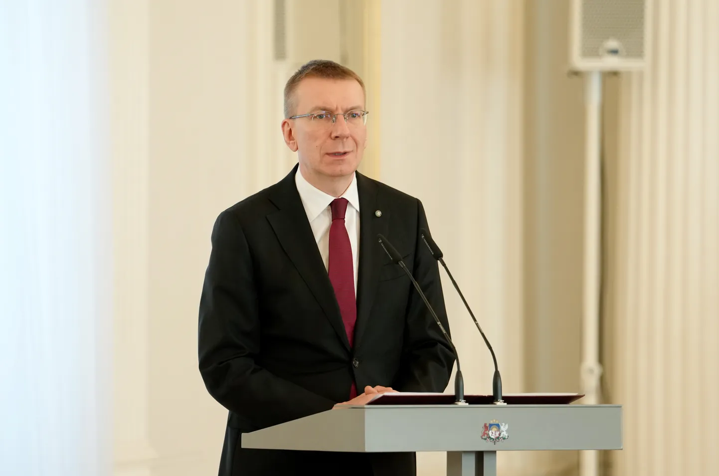 Valsts prezidents Edgars Rinkēvičs tikšanās laikā ar Latvijas Pašvaldību savienības priekšsēdi un pašvaldību pārstāvjiem Rīgas pilī.