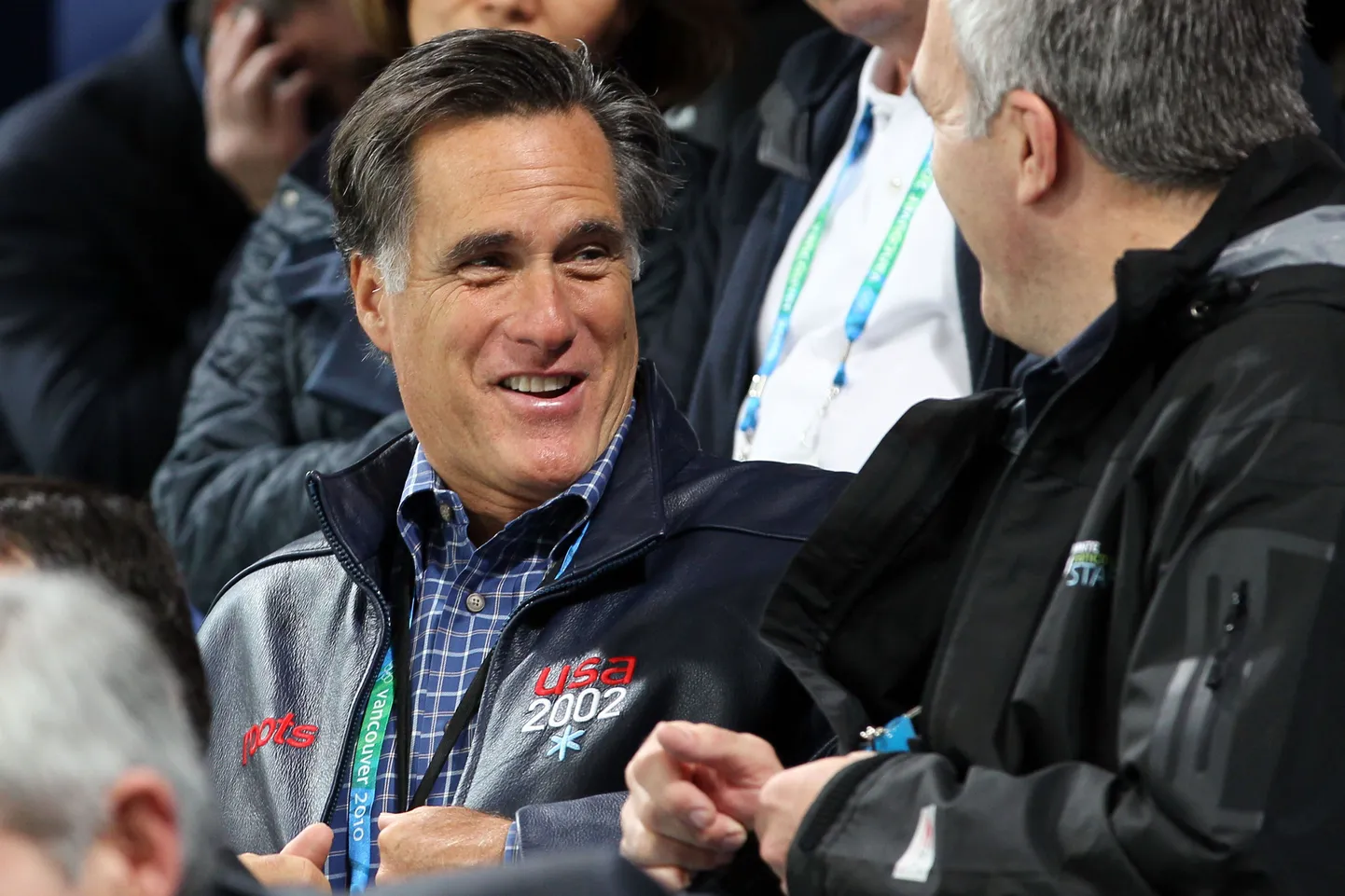Mitt Romney pühapäeval Vancouveri olümpiamängudel USA-Hiina naiste jäähokimatšil.