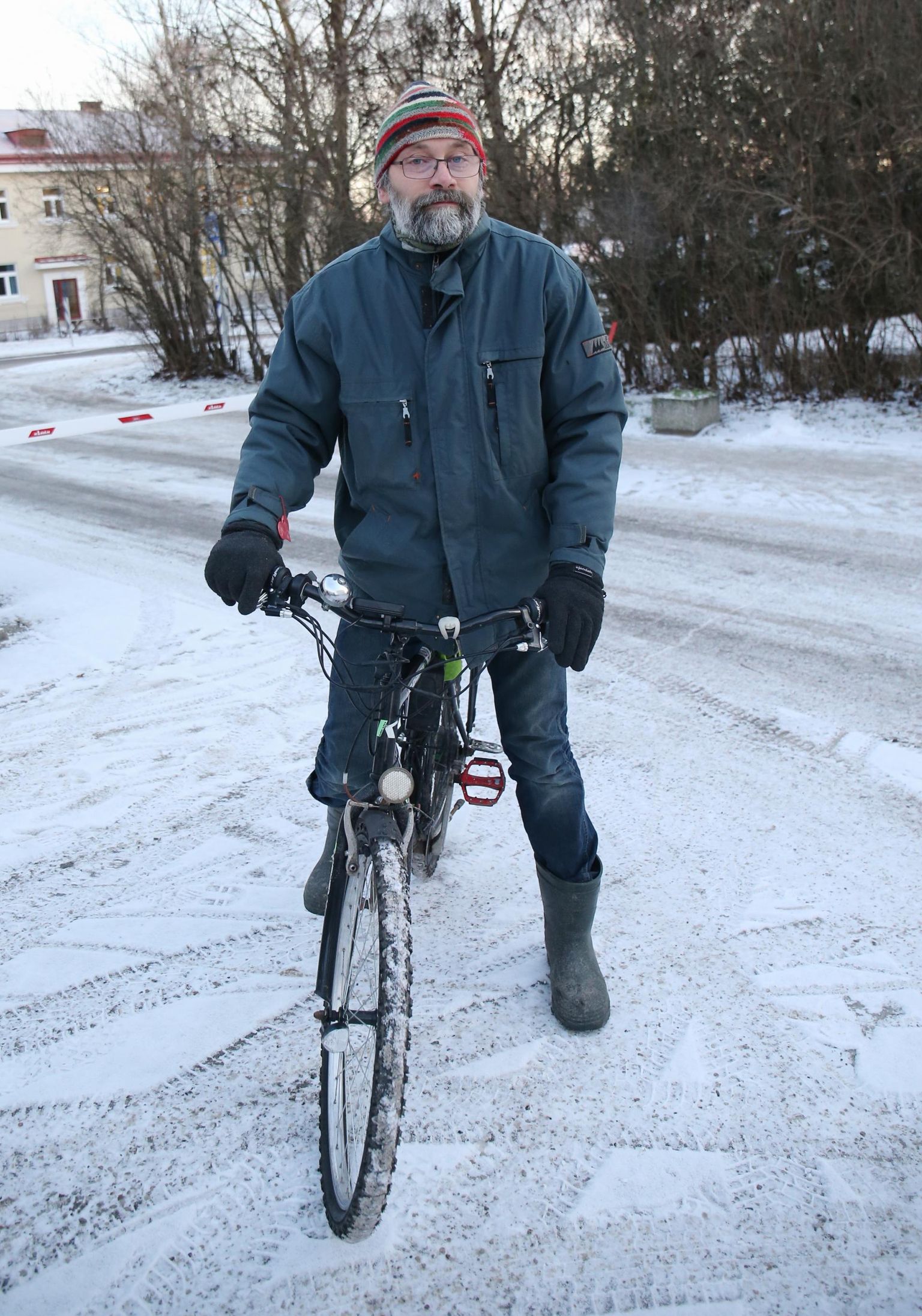 Ilmar Part on juba staažikas rattahunt, kes sõidab igal talvel. Kukkunud on ta kahel korral, kuid see juhtus aastate eest.
