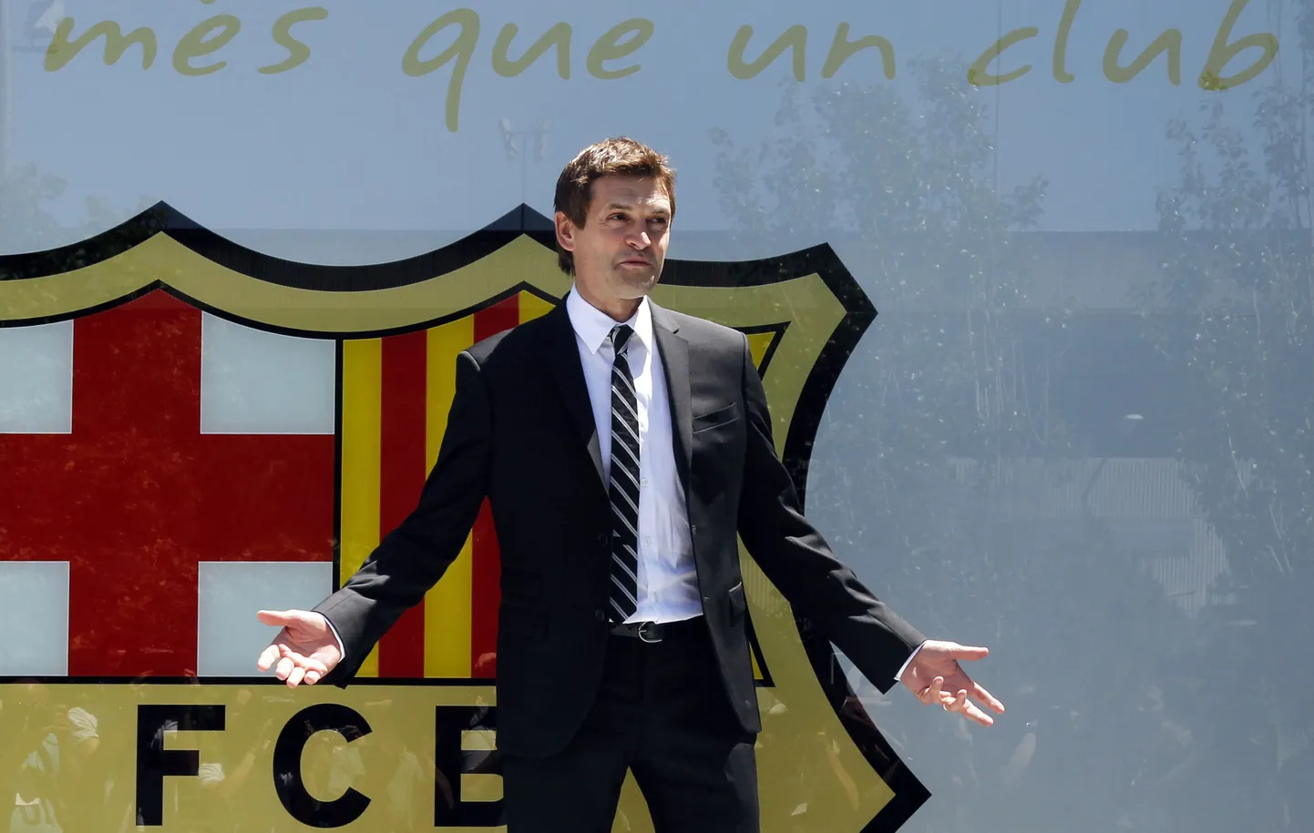 Barcelona peatreener Tito Vilanova (pildil) tegi suve esimese ostu.