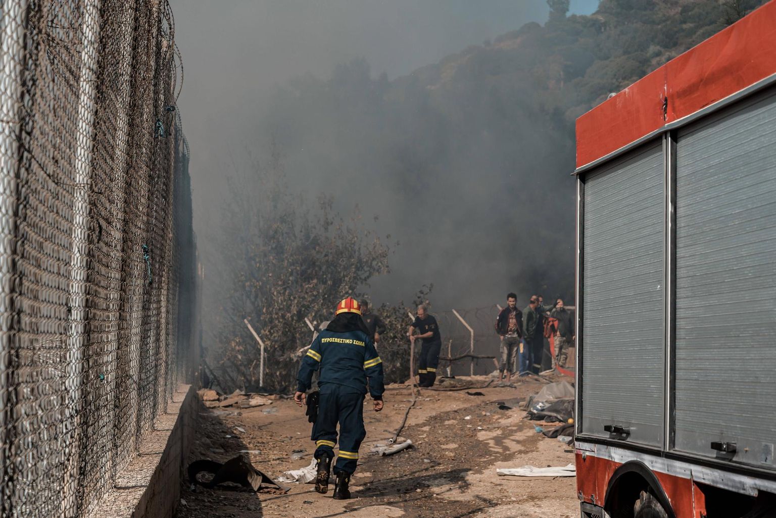 Samose saare põgenikelaagris puhkes eile hommikul tulekahju. Tulega maadeldi laagris ka tänavu septembris. 