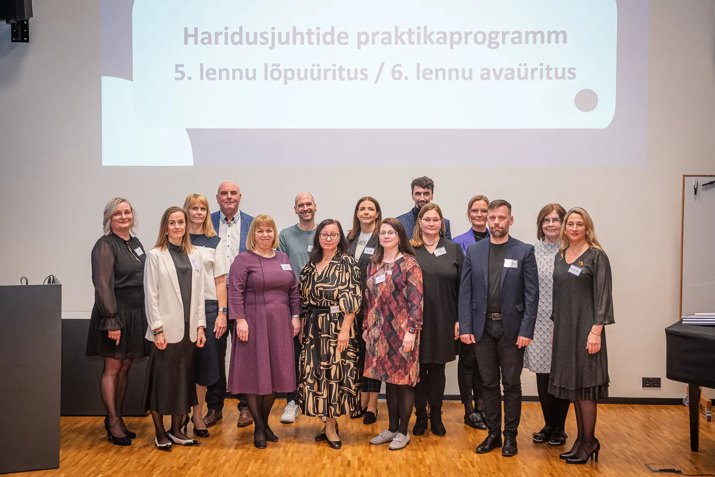 Erasektorisse kogemusi omandava minev haridusjuhtide uus lend.