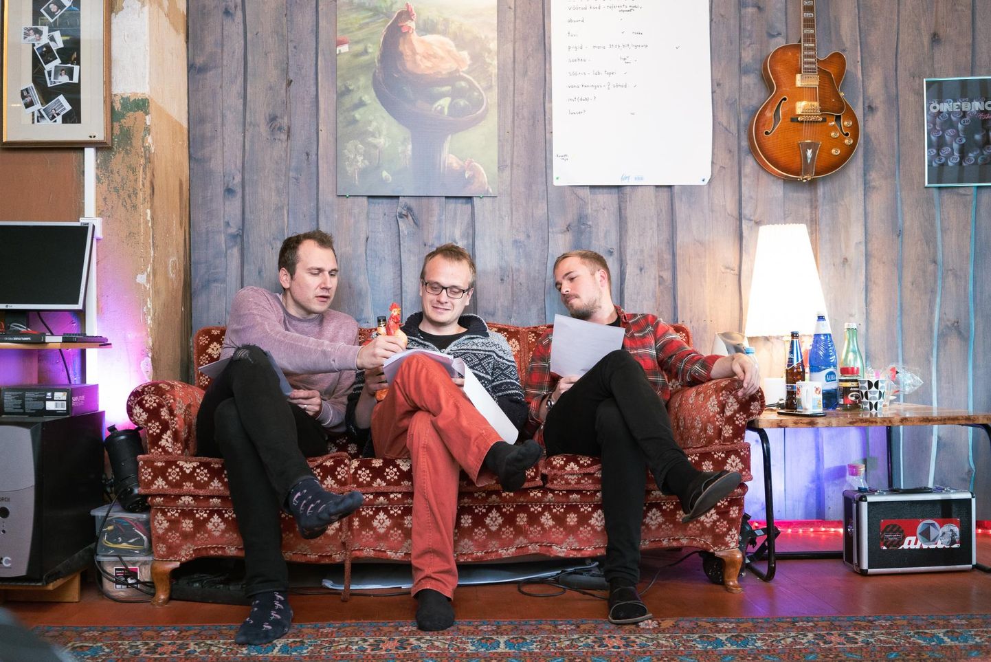 Põhja Konn lindistab Ö stuudios uut albumit. Pildil Martin Kikas (vasakul), Henri Roosipõld ja Martin Kikas. 