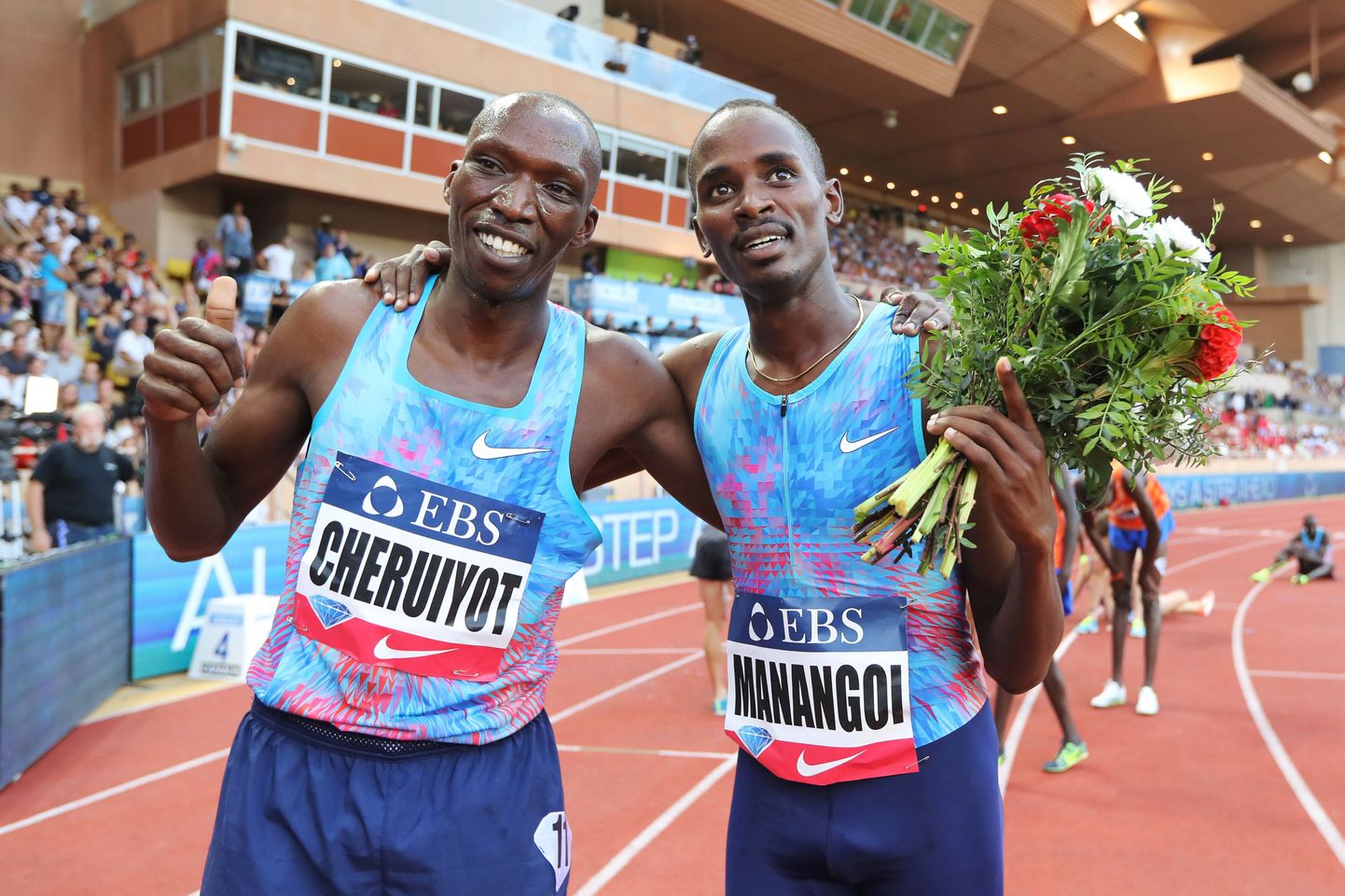 Keenia 1500 meetri jooksjad Elijah Motonei Manangoi (paremal) ja Timothy Cheruiyot.