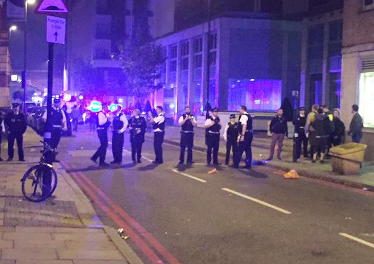 Londonis puhkesid politseinike ja rahvamassi vahel kokkupõrked.