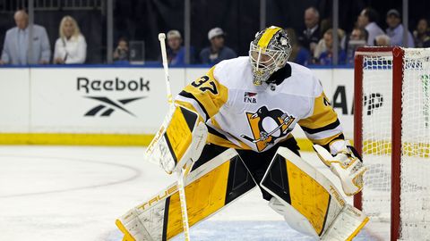 Šilovs ar izcilu sniegumu Ņujorkā svin uzvaru NHL sezonas ievadā