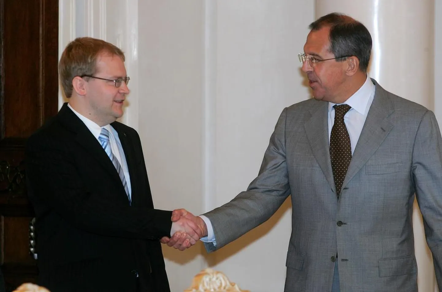Eesti välisminister Urmas Paet ja Vene välisminister Sergei Lavrov pärast piirilepete allkirjastamist Moskvas 18. mail