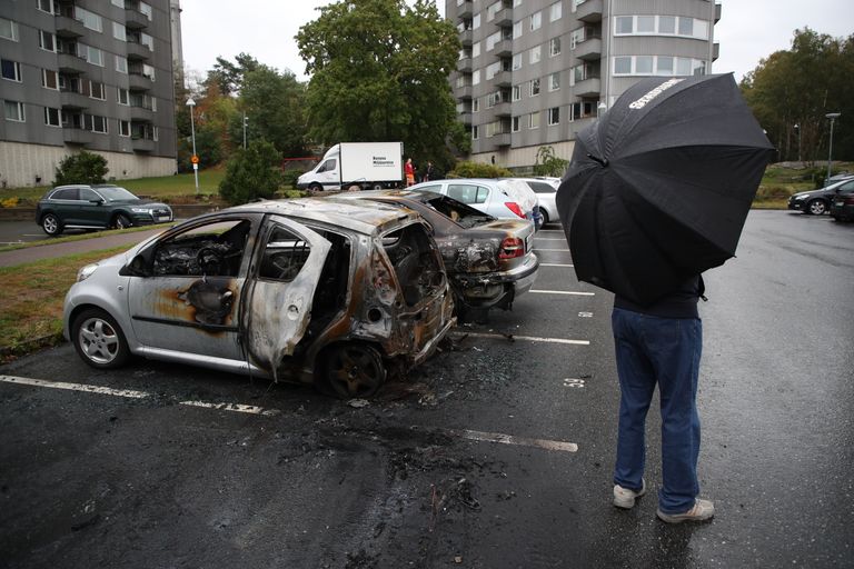 Põlenud autod Rootsis Göteborgis Frölundas