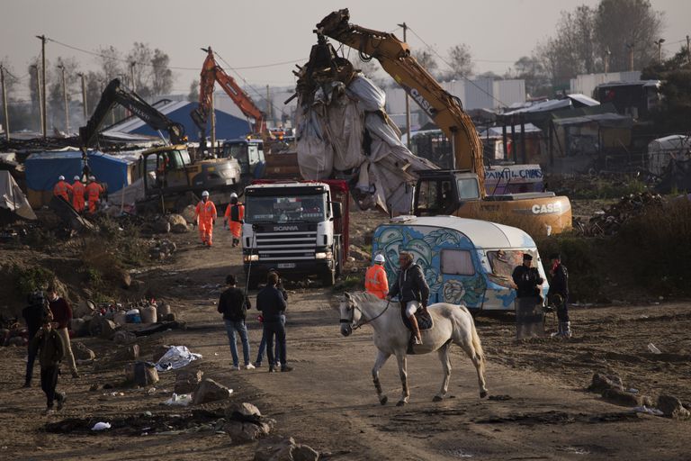 Calais' põgenikelaagri lammutamine
