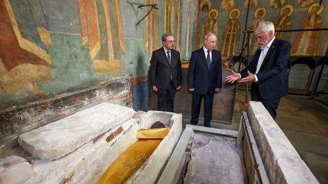 Putin saadab suurvürst Dmitri Donskoi säilmed Ida‑Ukrainasse – püha reliikvia kui uus relv propagandas