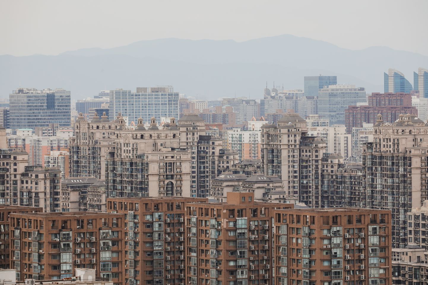 За первые пять месяцев 2022 года инвестиции Китая в девелопмент недвижимости сократились в годовом исчислении на четыре процента.