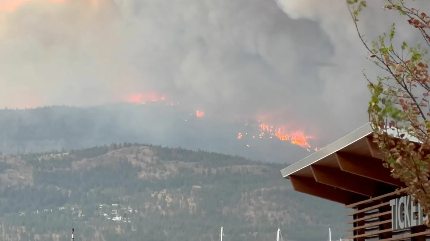 Kanada loodealadel lõõmab ligi 240 metsatulekahjut. Inimesi evakueeritakse, et päästa neid tulerõngasse jäämise eest. 