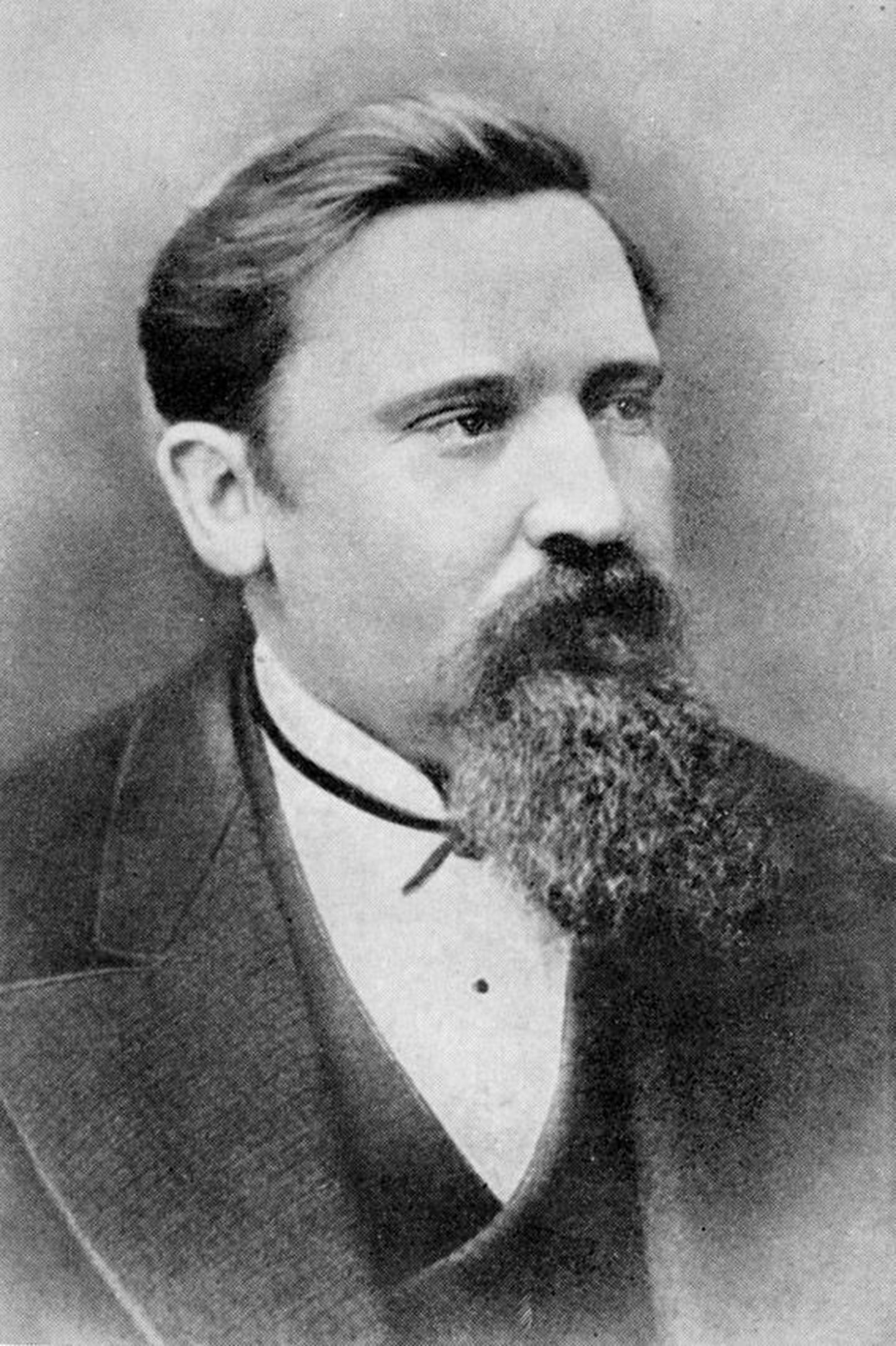 Gustav Blumberg oli muu hulgas ka Kreutzwaldi väimees ja just Blumberg toimetas järelejäänud käsikirjadest trükki Lauluisa poeemi “Lembitu”.