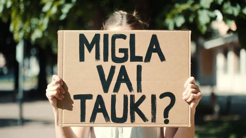 TESTS ⟩ Vai tu zini, kurus vārdus latviešu valodā lieto tikai vienskaitlī?