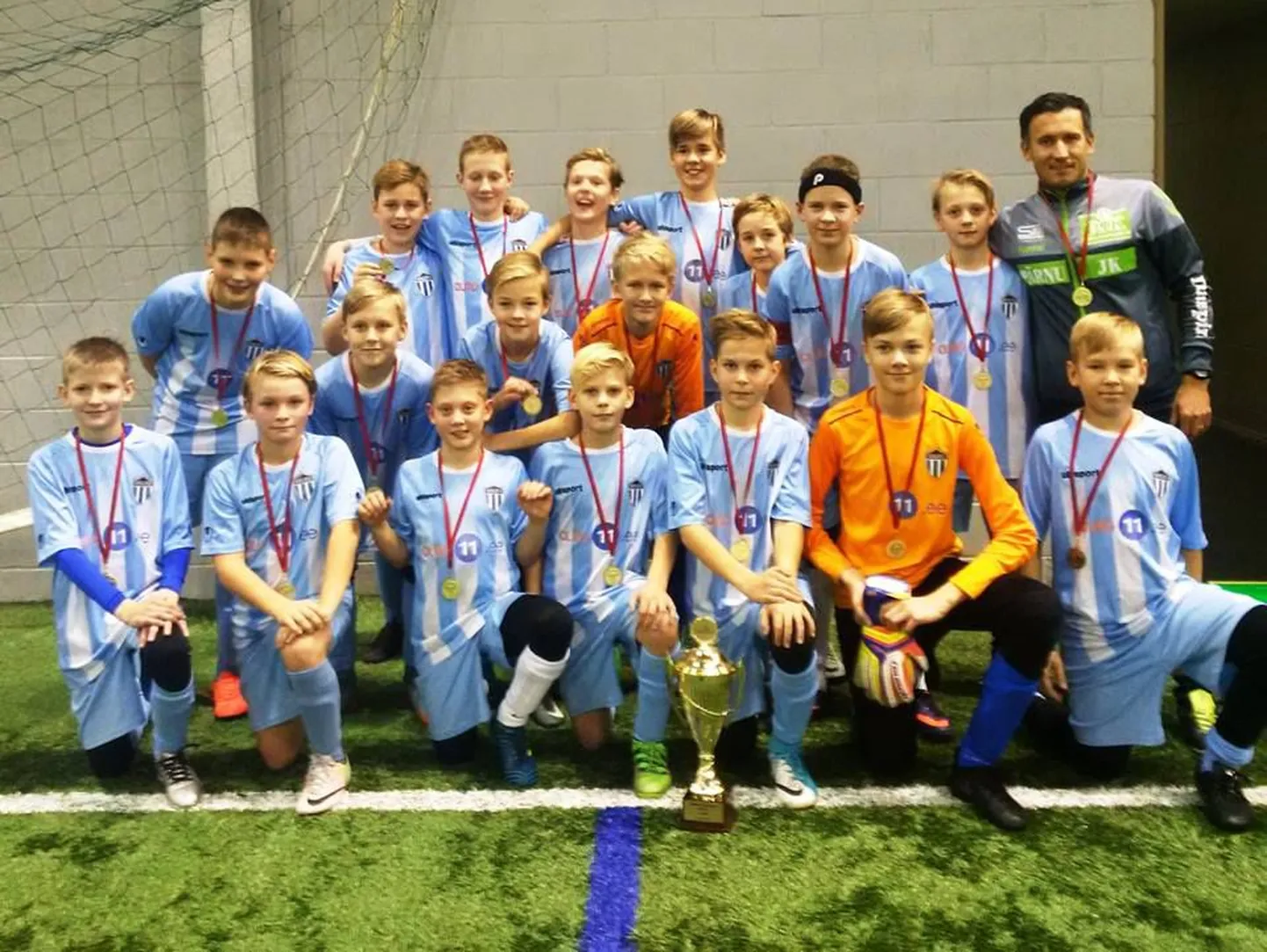 Pärnu Kalevi 2005. aastal sündinud poisid võitsid Lätis Riias rahvusvahelisel jalgpalliturniiril Dzintara līga esikoha.