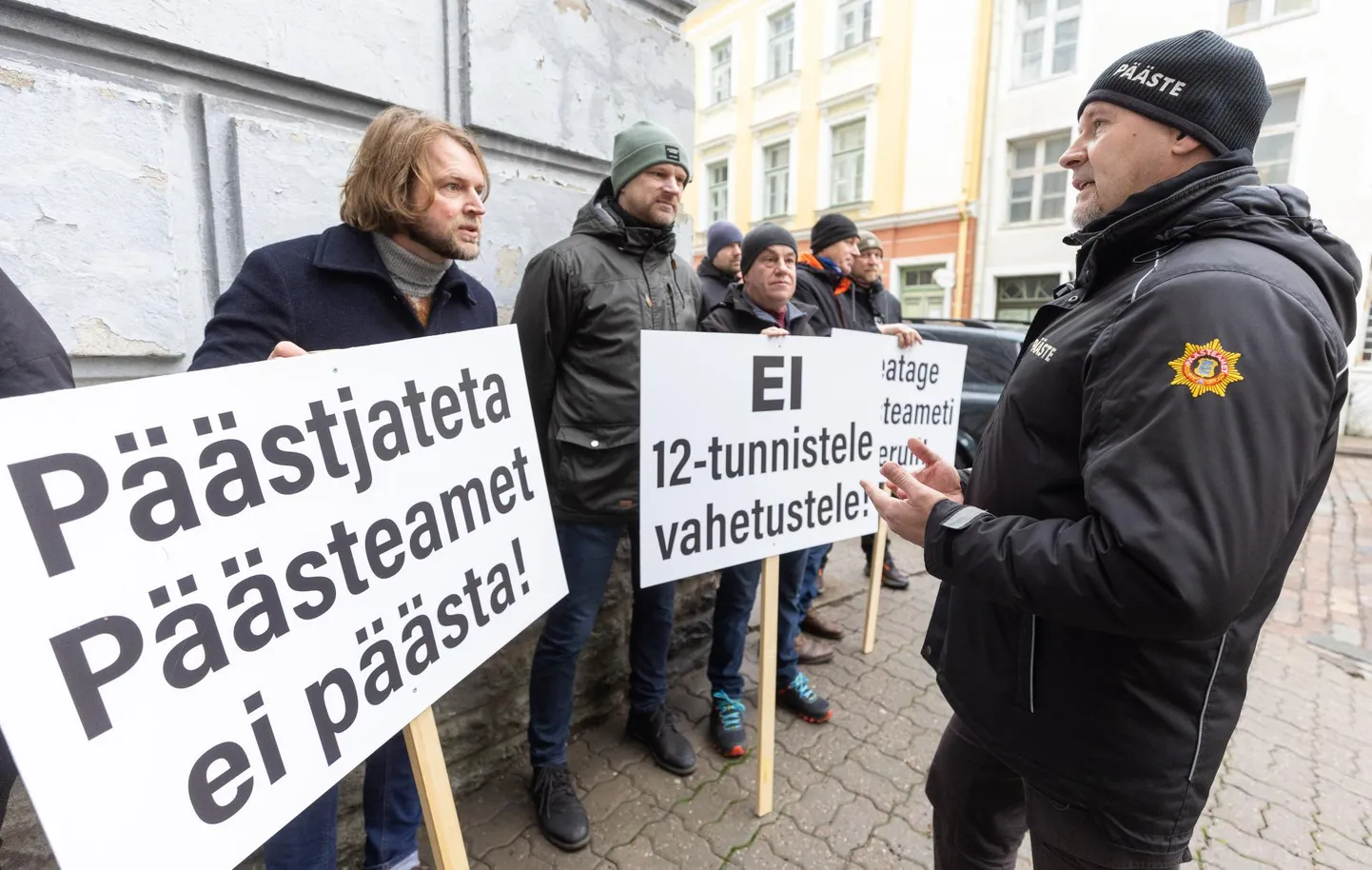 Järgmisel aastal proovitakse leida raha, et päästjate töötasu 2026. aastal tõsta.