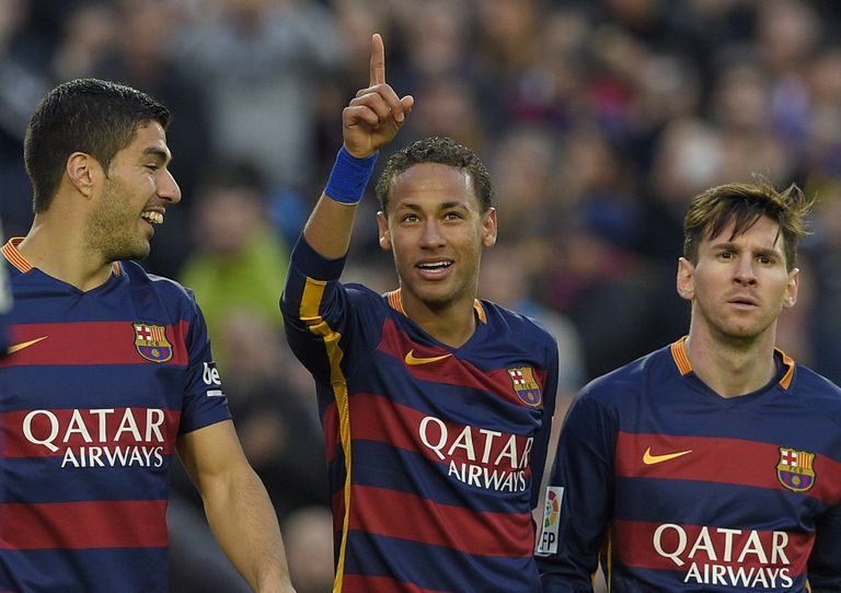 FC Barcelona ründestaarid Luis Suarez (vasakult), Neymar ja Lionel Messi hakkavad kimbutama Londoni Arsenali. Foto: