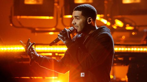 PAHANDUS ⟩ Räppar Drake on pahuksis surnud muusiku esindajatega