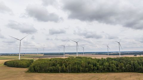 Kaitseministeerium tühistas Saaremaa tuuleparkidele kehtinud kõrguspiirangud