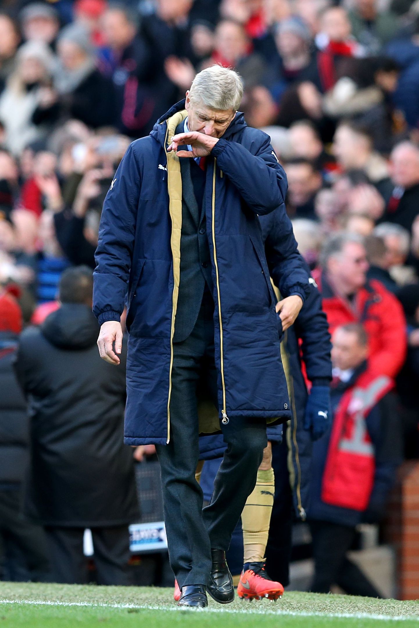 Pettunud Arsenali peatreener Arsene Wenger.