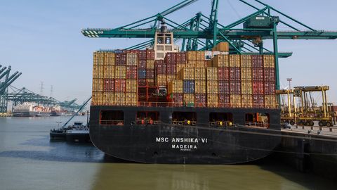 Atjaunota satiksme Antverpenes ostā