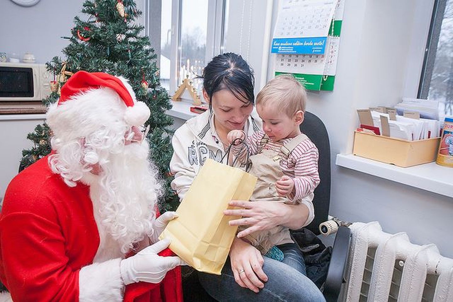 MTÜ Naerata Ometi alustab ringkäiku Eesti haiglates, et viia jõulurõõmu seal viibivatele lastele.
