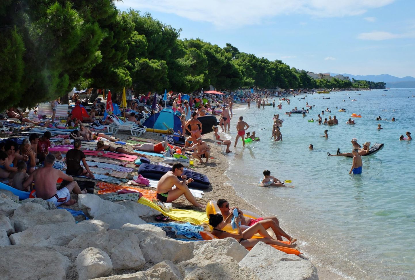 Horvaatia rannad on suvel turiste täis, kuid nende teenindamiseks tuleb aina rohkem toetuda välismaalastele.
