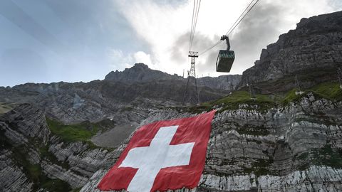 Šveits pikendas massiürituste keeldu oktoobrini