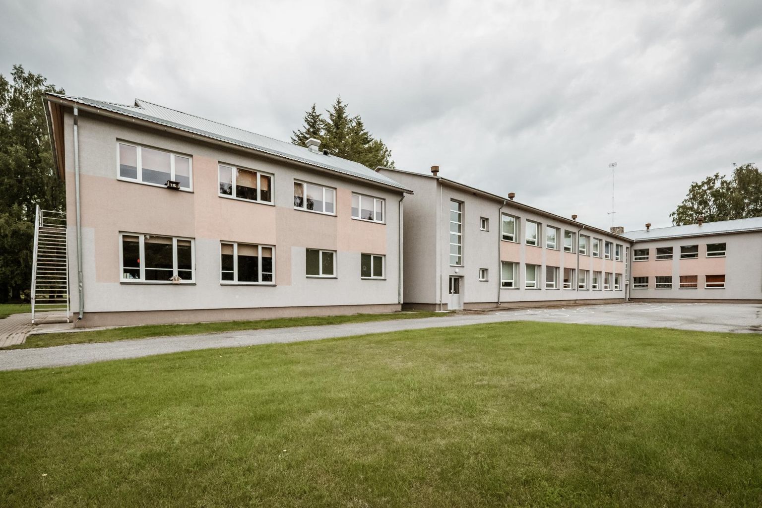 Päästeameti kontrollreid tuvastas Pärnumaal suurima tuleohutusalase puuduse Uulu koolis.