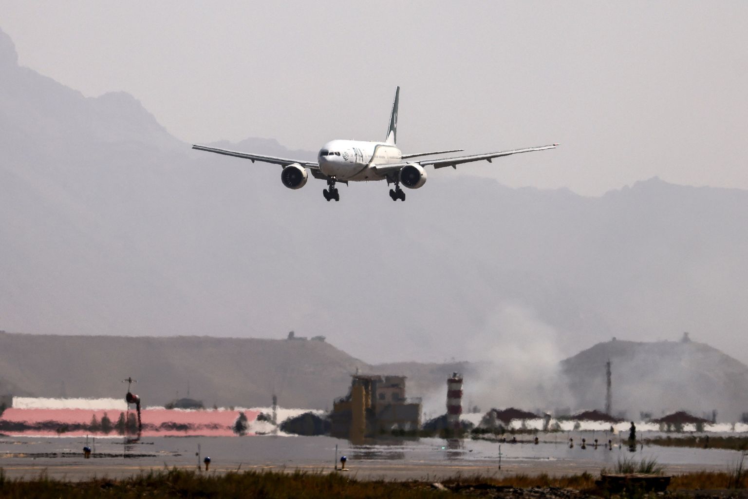 Pakistan International Airlinesi reisilennuk maandumas 13. septembril Kabuli lennuväljal.