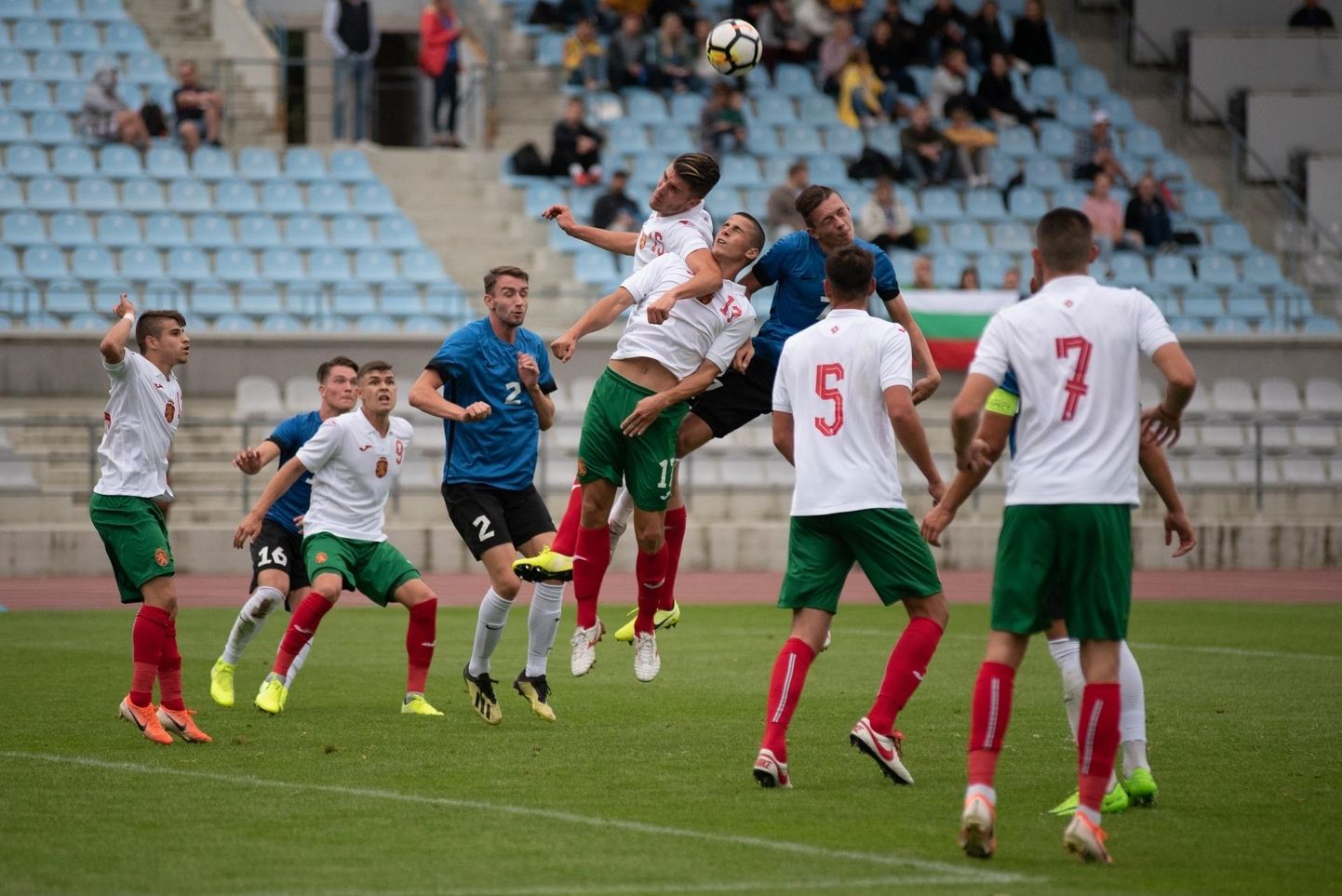 Eelmisel kuul koduväljakul Bulgaaria eakaaslastele 0:4 alla jäänud Eesti U21 jalgpallitiim loodab Pärnu Rannastaadionil Läti koondisele kõva lahingu anda.