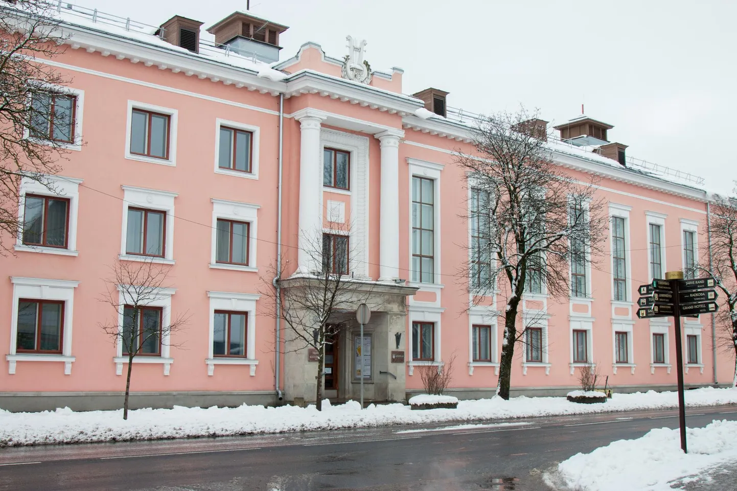 Väärikate ülikooli loengud toimuvad üks kord kuus teisipäeviti Sakala keskuses.