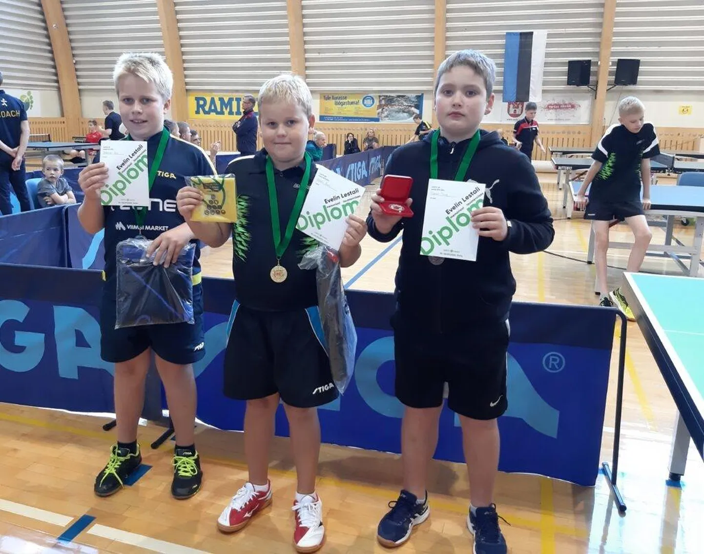 Kerdo Aros (keskel) võidutses Eesti Lauatenniseliidu laste GP-sarja esimesel etapil Tartus.