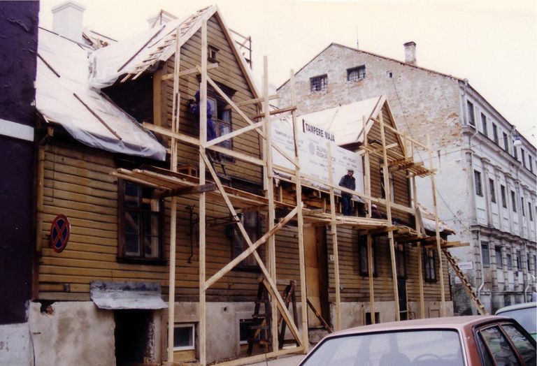 Jaani 4 elamu renoveerimine Tampere majaks sai alguse 1994 ja see avati 1997.