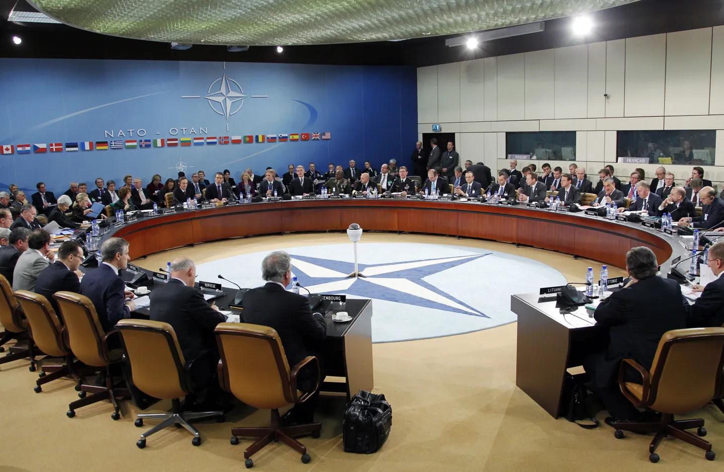 NATO välisministrite kohtumine Brüsselis 7. detsembril 2011.