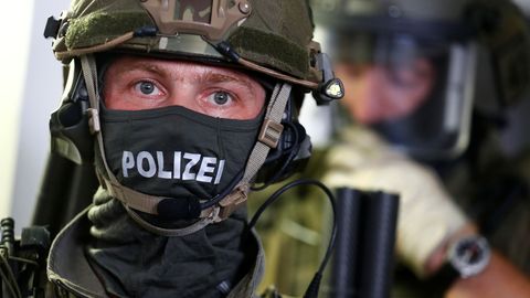 Немецким полицейским настоятельно рекомендовали не ездить в Россию