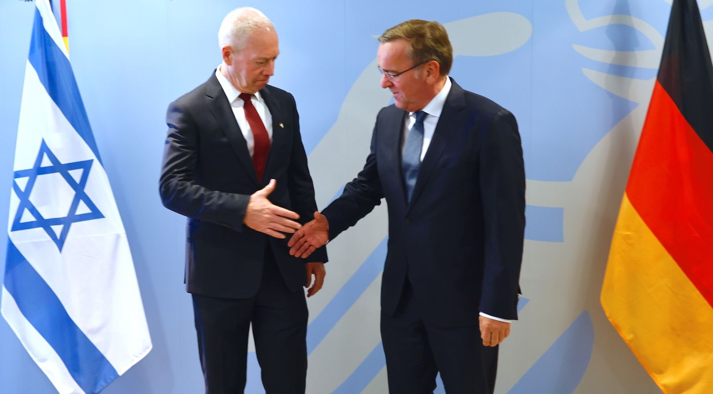 Iisraeli kaitseminister Yoav Gallant ja Saksamaa kaitseminister Boris Pistorius.