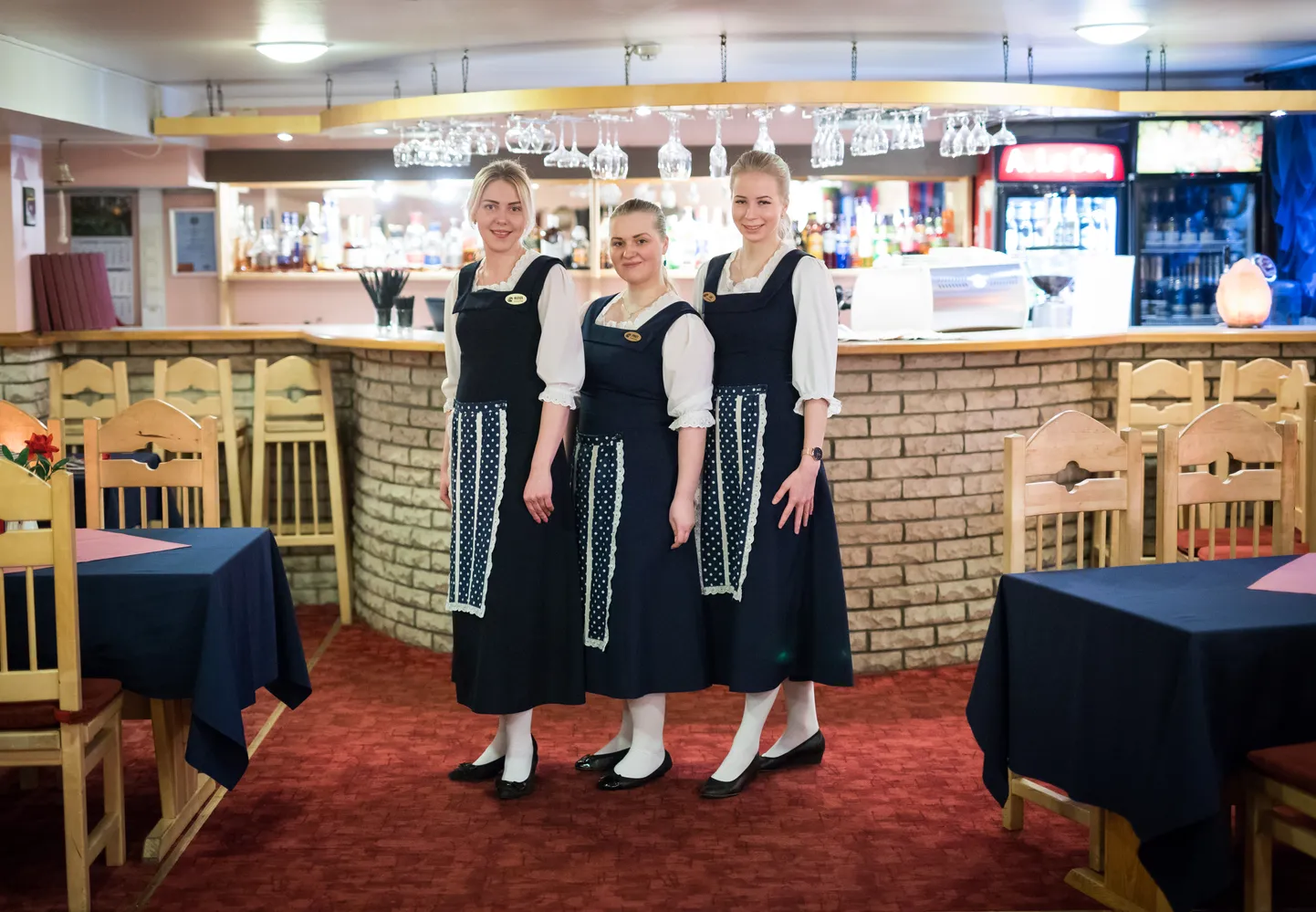 Fotol: Katariina Kelder ettekandjad.