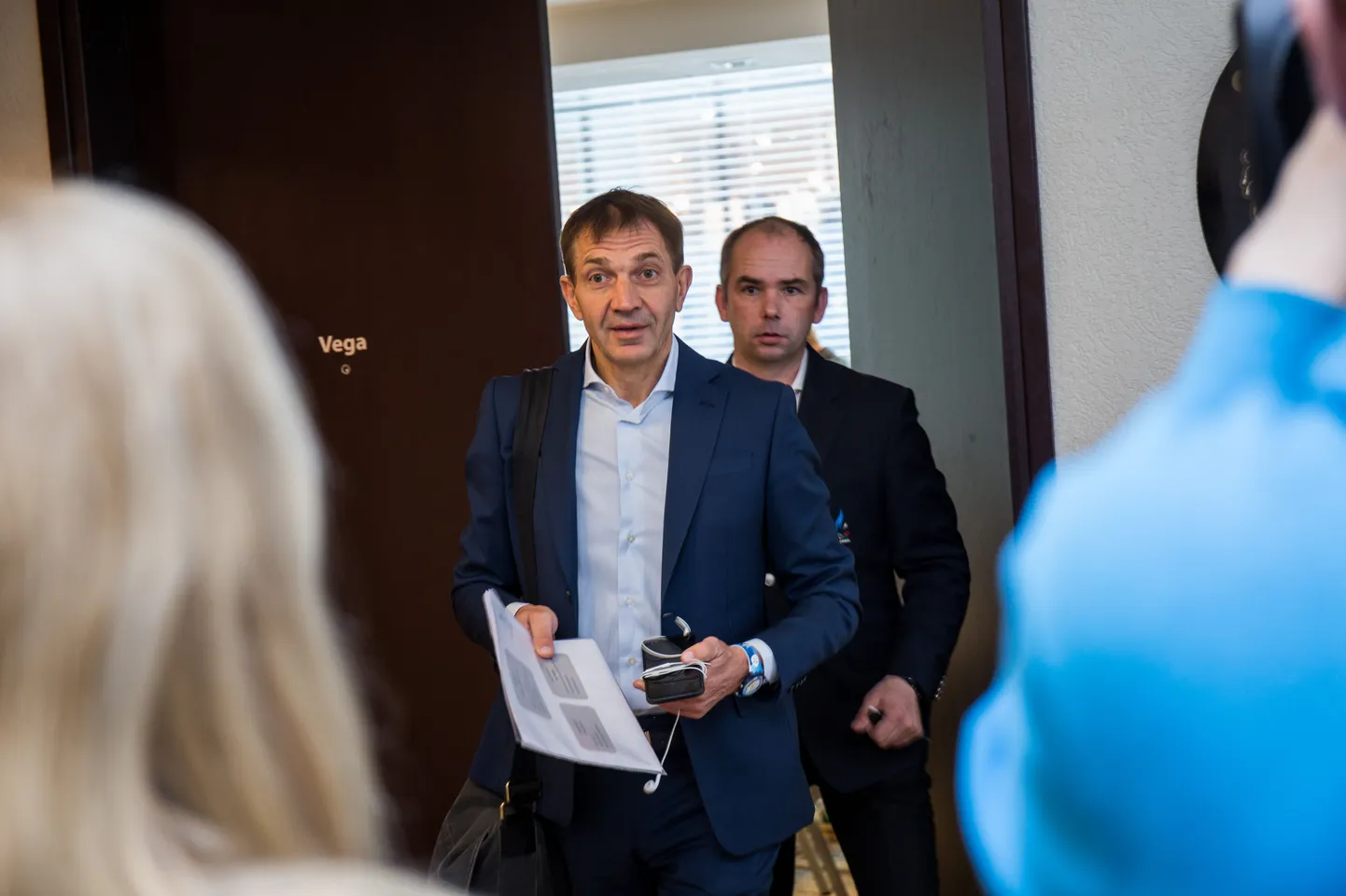 EOK värske president Urmas Sõõrumaa oli pärast täitevkomitee koosolekut heas tujus.
