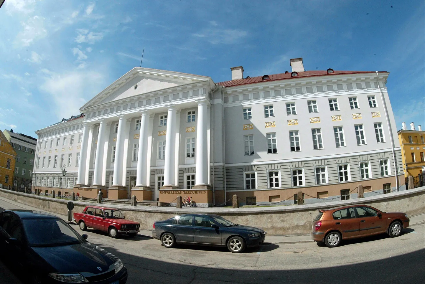 Tartu ülikooli peahoone.