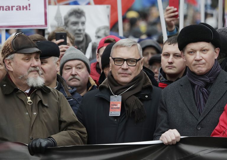 Михаил Касьянов на марше оппозиции в четвертую годовщину со дня убийства Бориса Немцова - одного из лидеров оппозиции Путину. Москва, 24 февраля 2019 года.