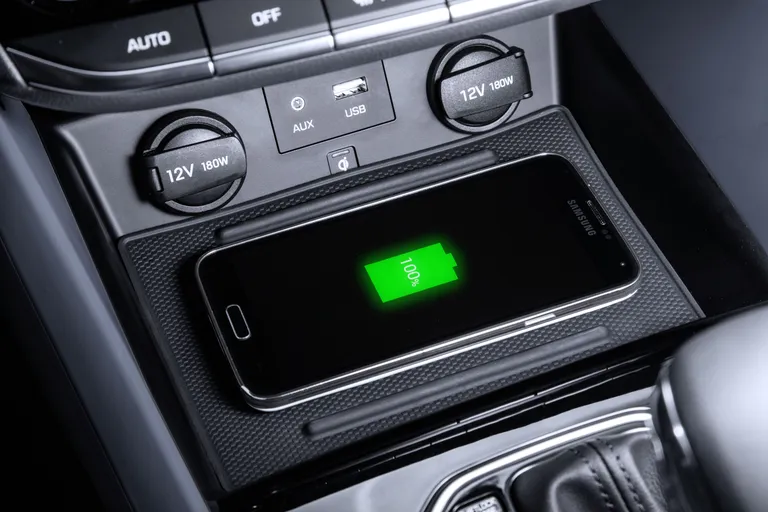 Telefoni saab laadida ka juhtmeta.