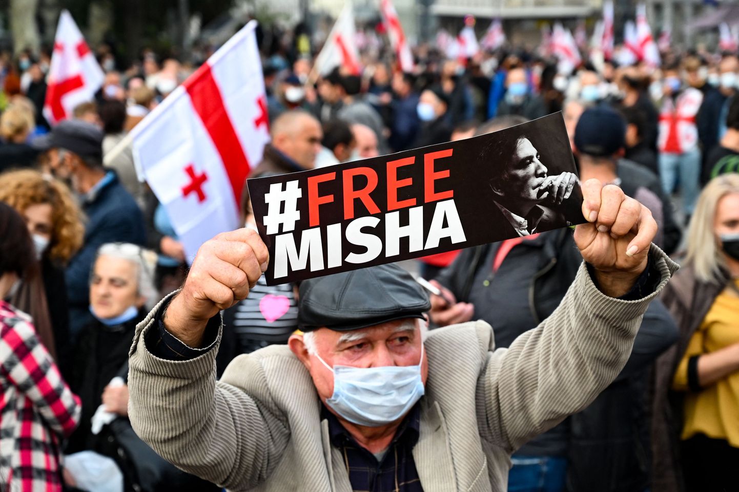 Meeleavaldajad nõuavad vangistatud Gruusia ekspresidendi Mihheil Saakašvili vabastamist.