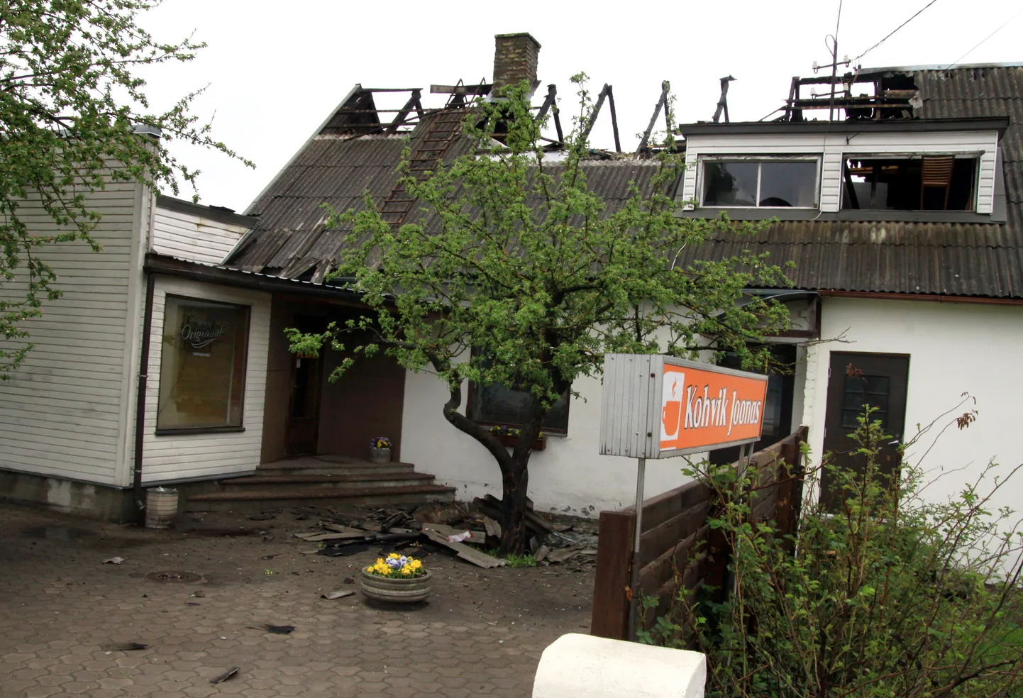 Vana-Saugas asuvas Joonase kohvikus oli tulekahju. hävis tules.